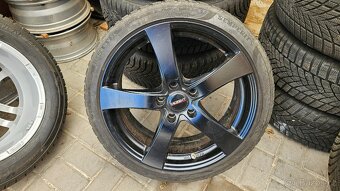 Zimní Sada Alu 5x114.3 215/40 R18 Dezent Hyundai i20N