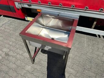 Nerezový dřez 70x70x85cm (dřez 58x55x30cm)