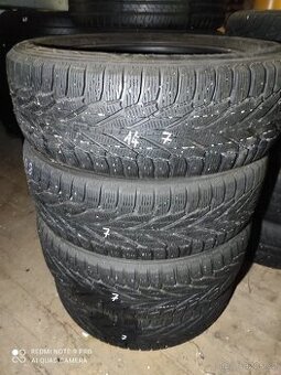 225/60 R18 Nokian zimní