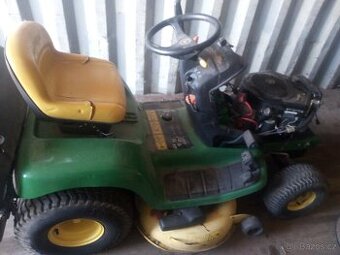 Prodám travní traktor John Deere LTR 166 - Třeboň