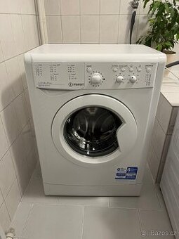 Prodám - Plně Funkční Pračku Indesit 5 KG Slim