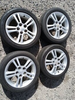 Alu kola Mitsubishi letní pneu 195 50 16 dvě 7mm 5 350 Kč sa