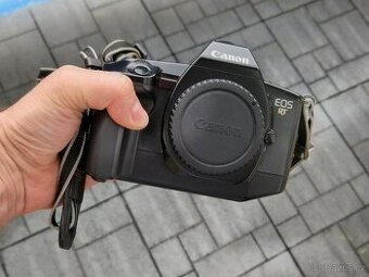 Kinofilmová zrcadlovka Canon EOS RT