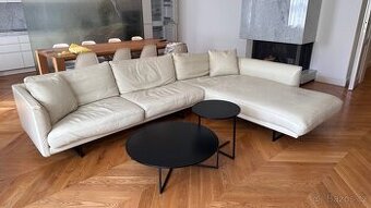 Rohová sedačka 310x240. Původní cena 750.000 kc
