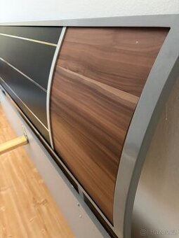 Prodám manželskou postel 180 × 200 cm