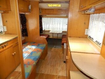 Prostorný dvouosý karavan Tabbert