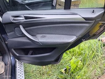 BMW e70 x5 výplň dveří Černá kůže 4.ks komplet