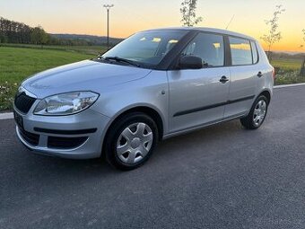 Škoda FabiaII 1.2i 2011 facelift klima serviska KRÁSNÝ LAK