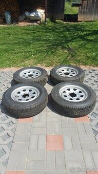 Zimní pneu 215/70 R16