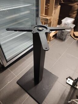 Masivní černá ocelová podnož - 73 cm