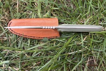 LionSteel M4 se svítící střenkou