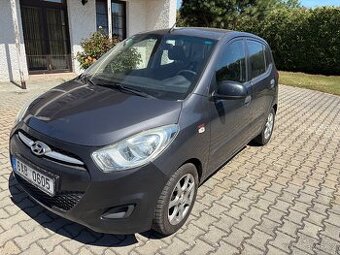 Hyundai i10, 1,1i- 51kw, r. 2011, klima - 1