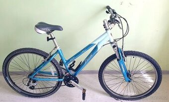 Trek 3900 WSD – dámské horské kolo, téměř jako nové
