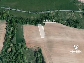 Pole 2 026 m², Podíl 50 % o výměře 1 013 m²