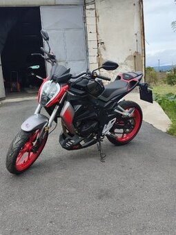 Um xsteet rs 125