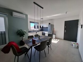 Chorvátsko, novostavba apartmánu na Vire.