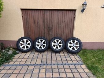 Mitsubishi Pajero al kola s zimním pneu R 18