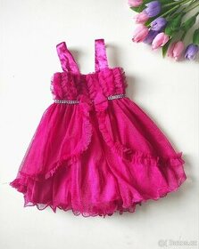 Nádherné růžové šaty pro holčičku 92