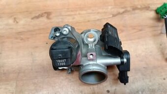 Škrtící klapka ktm duke 125