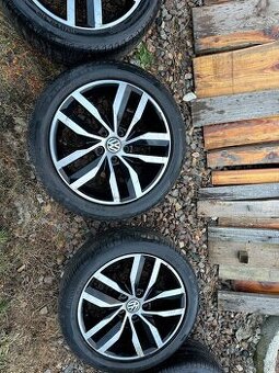 Litá kola Seat,Škoda,VW,225/45/R17 letní pneu Pireli