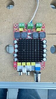 Zesilovač 2x 100W