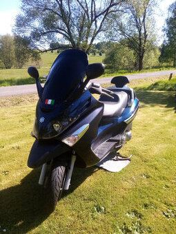 Piaggio X EVO 125
