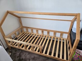 Domečková postel se zábranou ELIS DESIGN