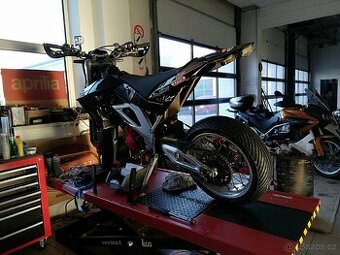 Aprilia sxv 550 2007