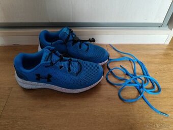 Tenisky Under Armour 35,5 délka 22,5cm