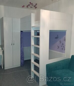 Poschoďová postel se skříní