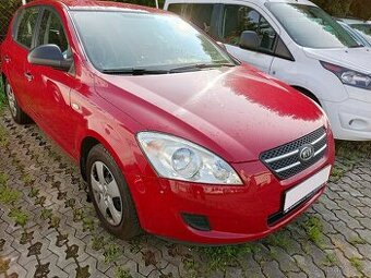 Kia Ceed 1.4 - servisované - Motor ko - STK do 01/2027