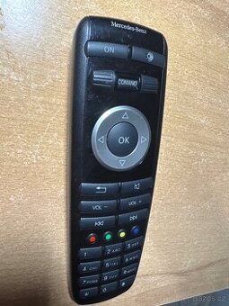 Mercedes-Benz COMMAND ovladač
