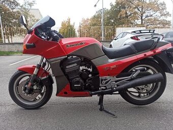 Kawasaki GPZ900r (TopGun)