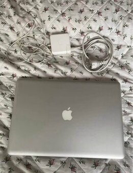 MacBook Pro 17" 2010 i7 / 16GB