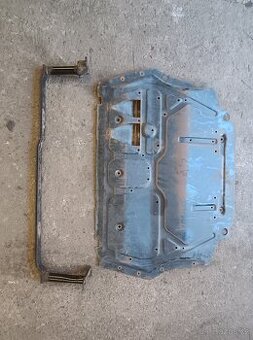 Škoda Octavia II kryt pod motor