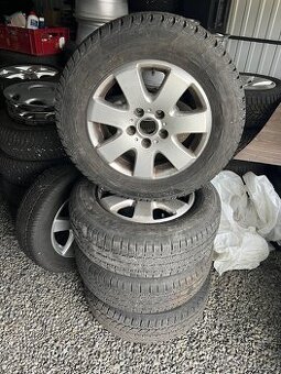 Zátěžové Alu kola VW Transporter 5x120 R16 se zimními pneu