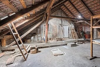 LUXUSNÍ obří půdní prostor na byt 4kk 100m² Židlochovice-cen