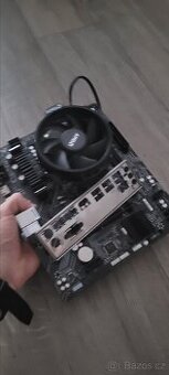 Základní deska am4 s processorem ryzen 5 3400g