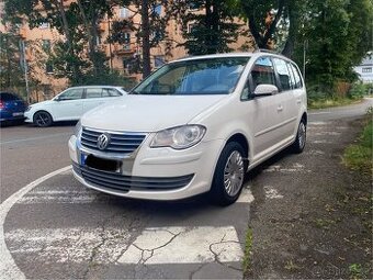 Volkswagen Touran 2.0i Benzín/CNG rok výroby 2010 200.000km