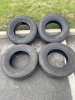 Celoroční pneumatiky Michelin 225/75/16c