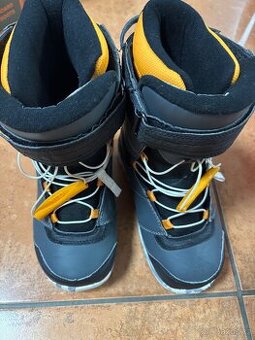 Snowboardové boty 23,5