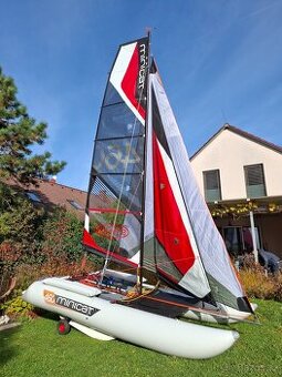 Katamarán Minicat 460