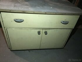 Starý mycí stůl 40-50 léta.