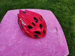 Dětská cyklo přilba MET asi 51-54