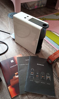 Kavovar Krups Nespresso Essenza Mini XN110110 + odvapnovac - 1