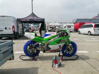 Kawasaki zxr400 vcelku na náhradní díly