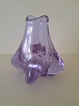 Fialová váza 70. léta