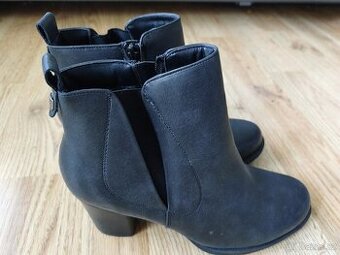 NOVÉ kotníkové zimní boty velikost 39 PC 899,-