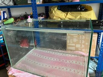 Akvárium 200 litrů s přislušenstvím