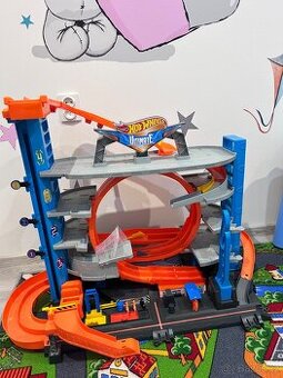 Hotwheels dráha ultimate garáž se žralokem